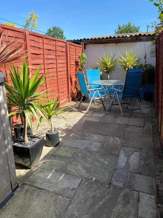 3 Bed In Colliers Wood Appartamento *